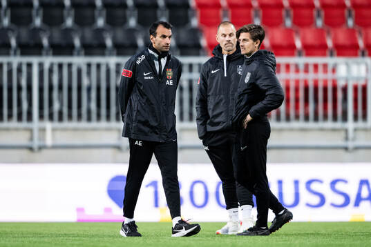 Brommapojkarnas tränare Andreas Engelmark och assisterande