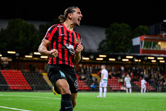 Brommapojkarnas Nikola Vasic jublar