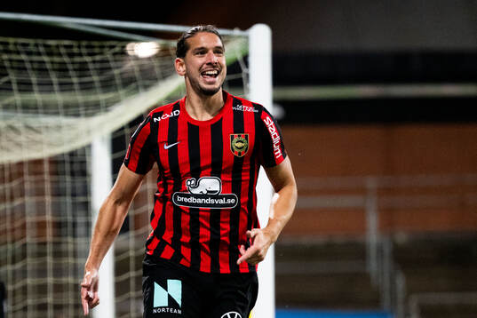 Brommapojkarnas Nikola Vasic jublar