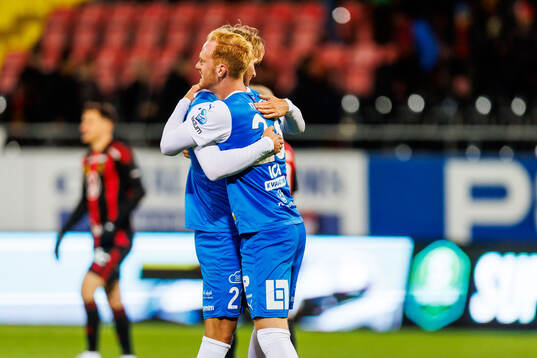 IK Oddevolds Julius Johansson och Viktor Kruger jublar