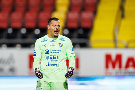 IK Oddevolds målvakt Armin Ibrahimovic jublar