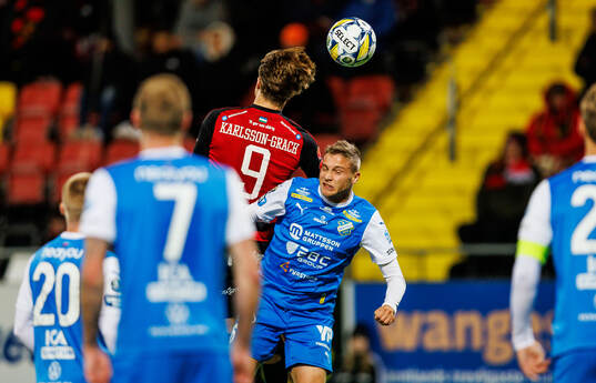 Östersunds Sebastian Karlsson Grach och IK Oddevolds Adam