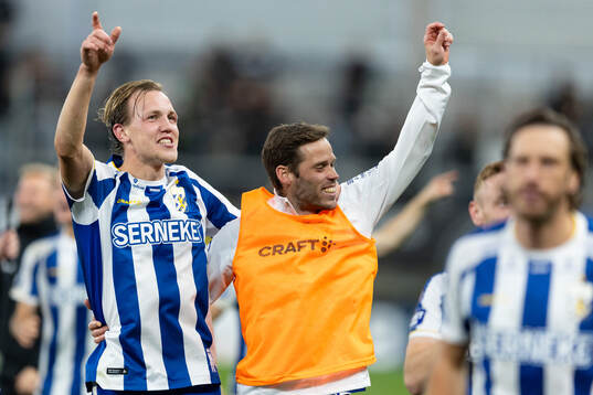 IFK Göteborgs Adam Carlén och Emil Salomonsson jublar