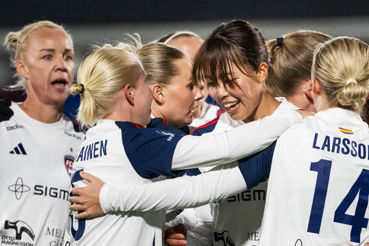 FC Rosengårds Momoko Tanikawa jublar