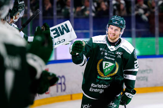 Färjestads Marcus Westfält jublar