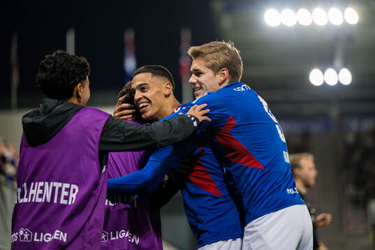 Jones El-Abdellaoui of Vålerenga celebrates after scoring the 1-0 goal
