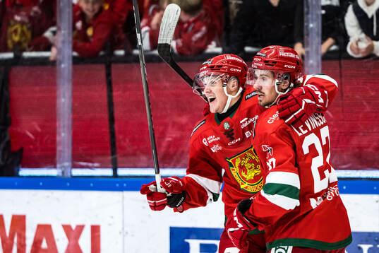 Moras Filip Björkman och Gustav Olhaver jublar