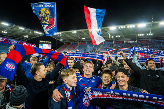 Mees Rijks of Vålerenga celebrates promotion to the Eliteserien