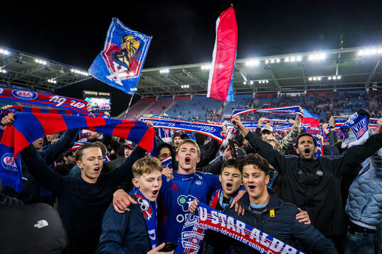 Mees Rijks of Vålerenga celebrates promotion to the Eliteserien