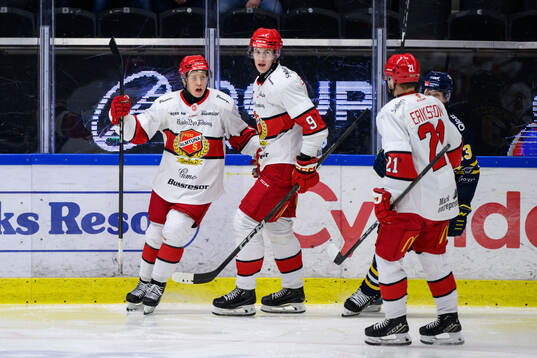 Almtunas Mikkel Oby Olsen jublar