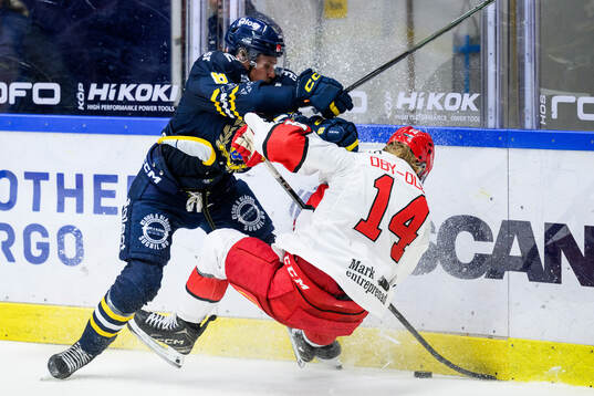 Södertäljes William Wiå och Almtunas Mikkel Oby Olsen