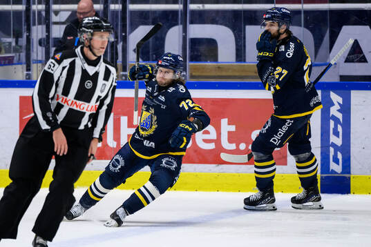 Södertäljes Nicolai Meyer jublar