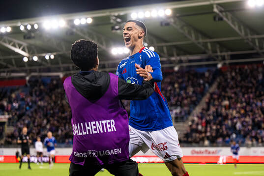 Jones El-Abdellaoui of Vålerenga celebrates after scoring the 1-0 goal
