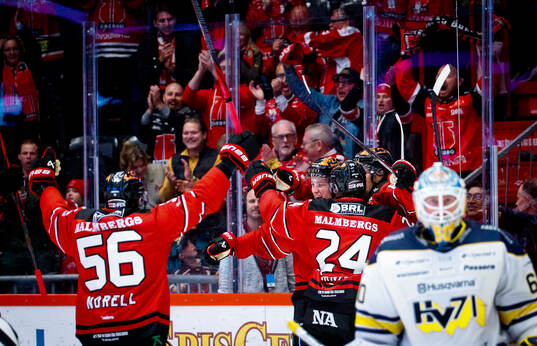 Örebros Robin Norell, Hannes Björninen jublar vid Patrik