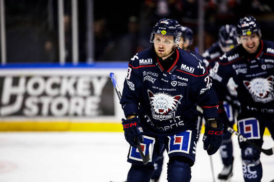 Linköpings Robin Kovacs jublar