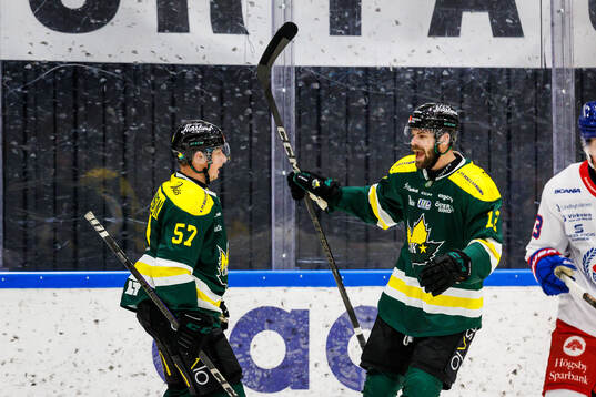 Östersunds Karl Johansson och Emil Molin jublar