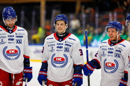 IK Oskarshamns Niclas Burström jublar