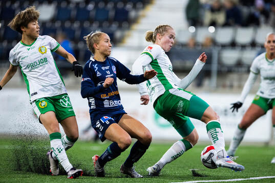 Linköpings Sara Eriksson och Hammarbys Julie Blakstad