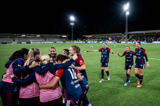 FC Rosengårds Olivia Schough, Jessica Wik jublar med