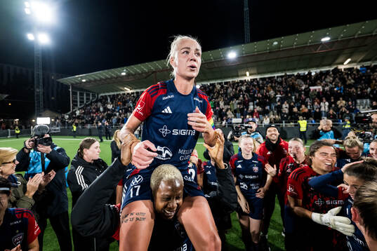 Bla gjennom flere bilder av Fotboll, Damallsvenskan, Rosengård - Kristianstad