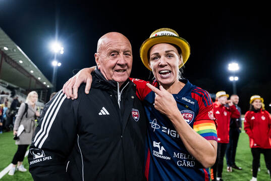 FC Rosengårds Erling Nilsson och Caroline Seger jublar