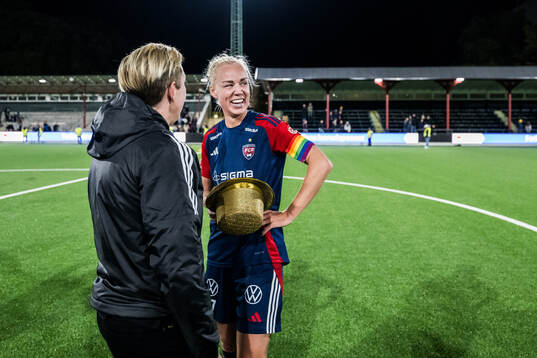 FC Rosengårds sportchef Therese Sjögran och Caroline
