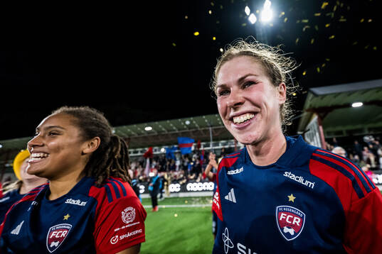 FC Rosengårds Rebecca Knaak jublar över SM-guldet
