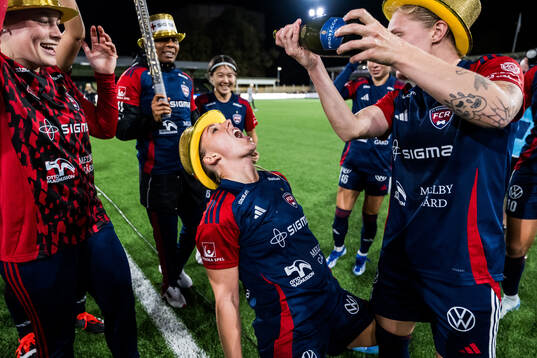 FC Rosengårds Gudrun Arnardottir jublar över SM-guldet