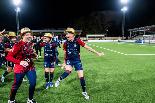 FC Rosengårds Olivia Schough jublar över SM-guldet