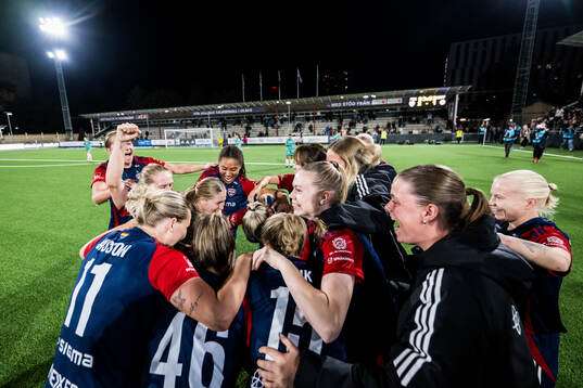 FC Rosengårds spelare jublar över SM-guldet