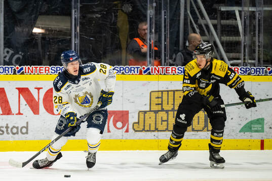 Södertäljes Adam Hesselvall och Västerås Gabriel Kangas