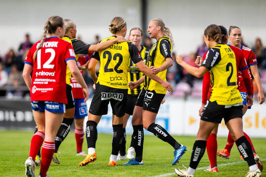 Häckens Paulina Nyström jublar