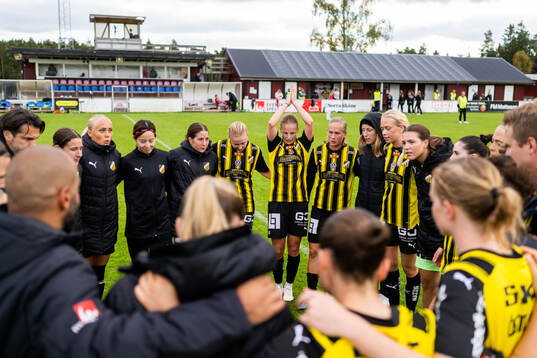 Häckens Anna Anvegård jublar efter slutsignalen