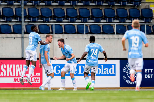 Gefles Leo Englund jublar efter 2-0