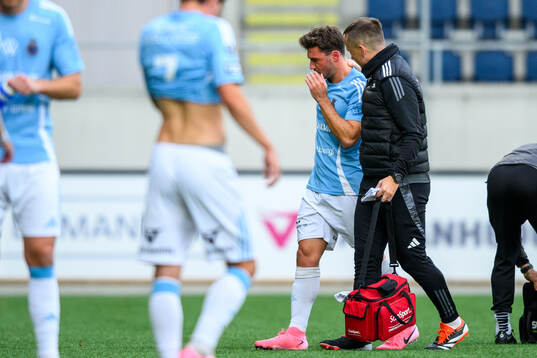 Gefles Iu Ranera Grau lämnar planen skadad