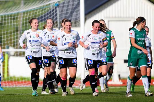 Mallbackens spelare jublar efter 1-1