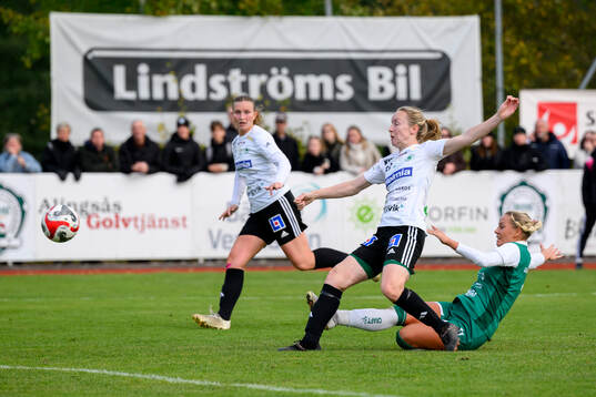 Mallbackens Susanne Skålberg och Alingsås Moa Öhman 