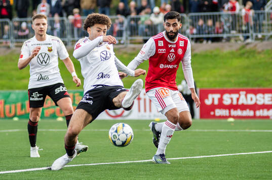 Östersunds Ziad Ghanoum och Sandvikens Amin Al-Hamawi