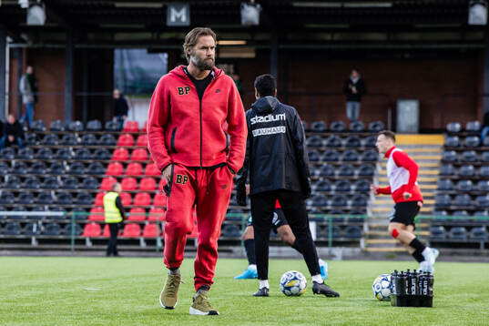 Brommapojkarnas tränare Olof Mellberg