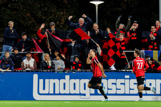 Brommapojkarnas Nikola Vasic jublar