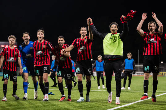 Brommapojkarnas Wilmer Odefalk, målvakt Lucas Hägg