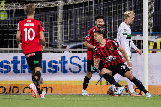 Brommapojkarnas Nikola Vasic jublar