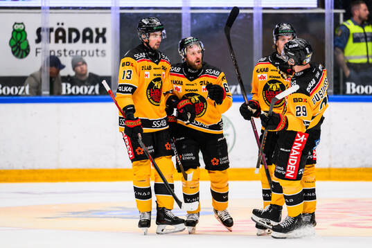 Luleås Eetu Koivistoinen, Anton Levtchi och Jesper