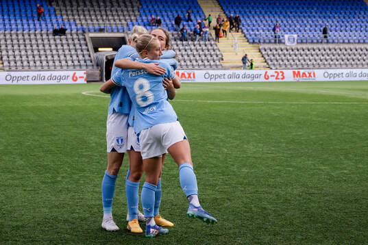 Malmö FFs Beatrice Perssonl, Matilda Eriksson Kristell och