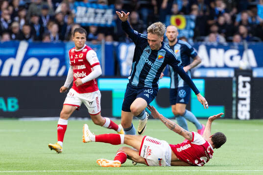 Djurgårdens Santeri Haarala och Kalmars Alexander Gersbach