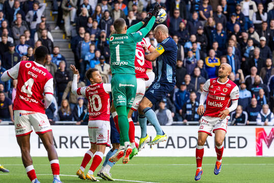 Kalmars målvakt Samuel Brolin och Djurgårdens Marcus Danielson