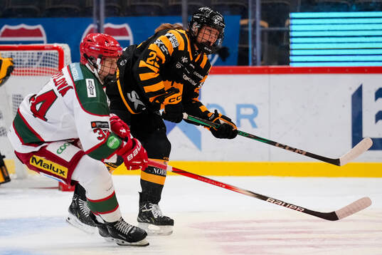 Modos Vendula Pribylova och Skellefteås Leia Eriksson