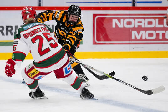 Modos Maja Grundström och Skellefteås Pernilla Forsgren