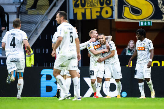 Häckens Mikkel Rygaard Jensen och Ali Youssef jublar