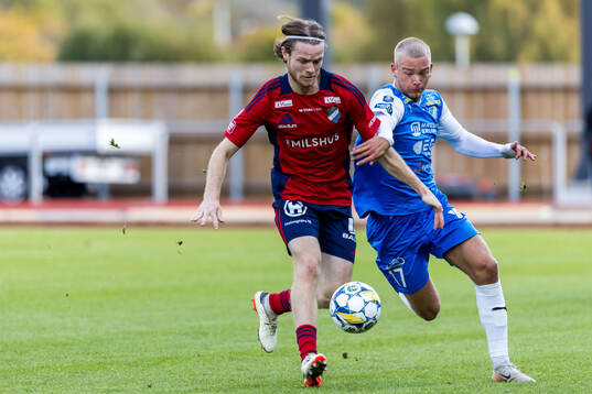 Östers Daniel Ljung och IK Oddevolds Olle Kjellman Olblad